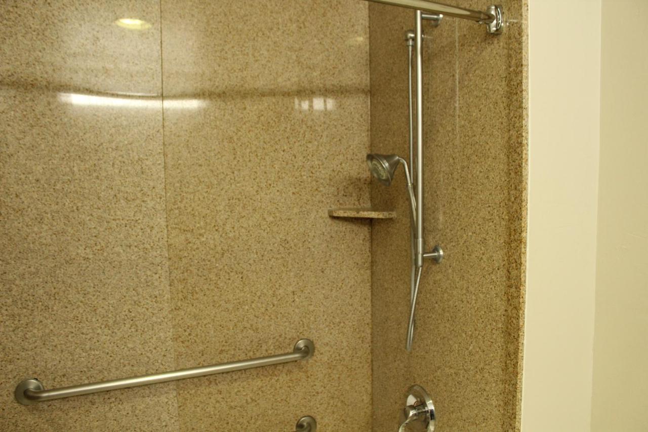 Suite Hearing Accessible Non-Smoking
