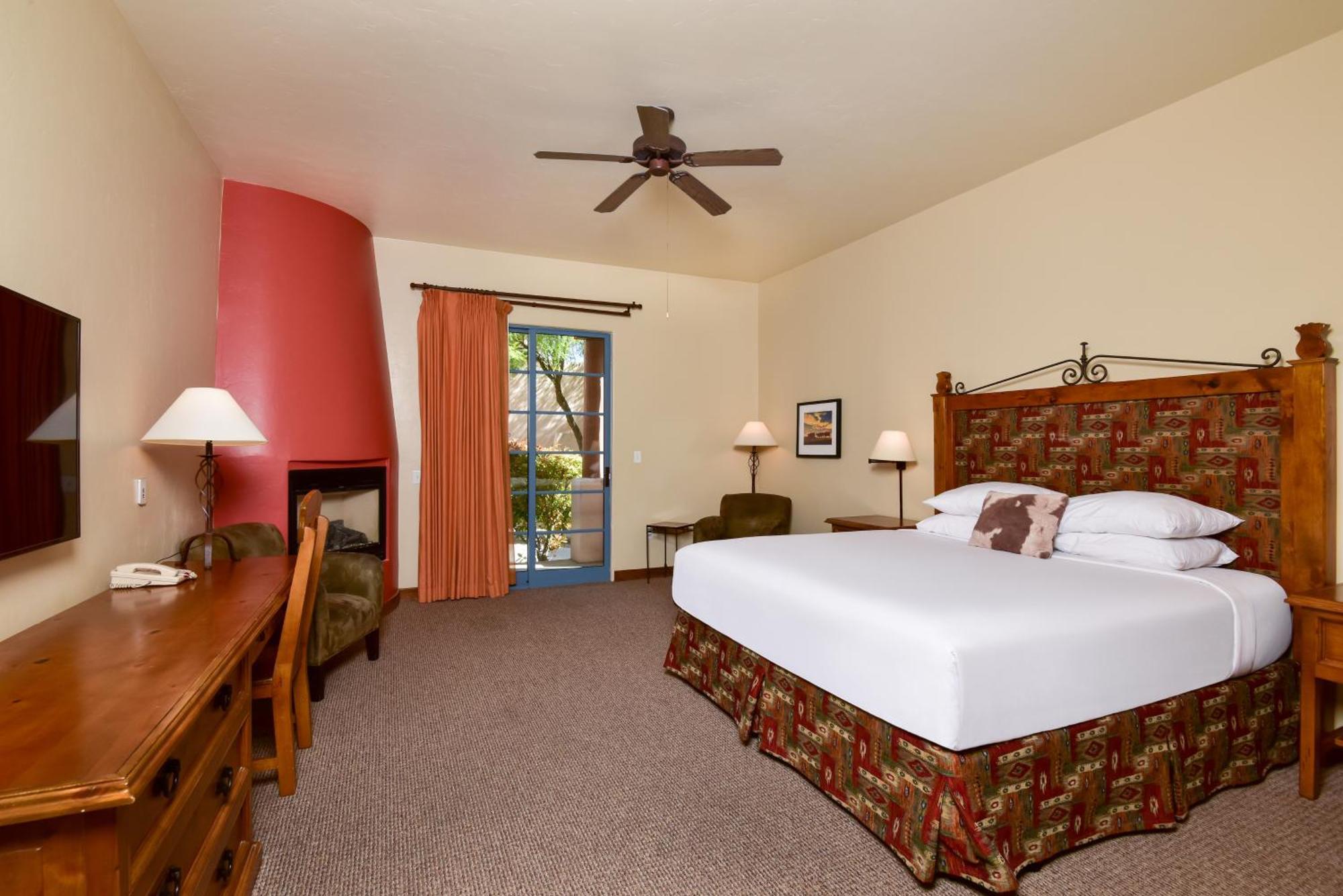 Superior King Room,1550167267:JPEG