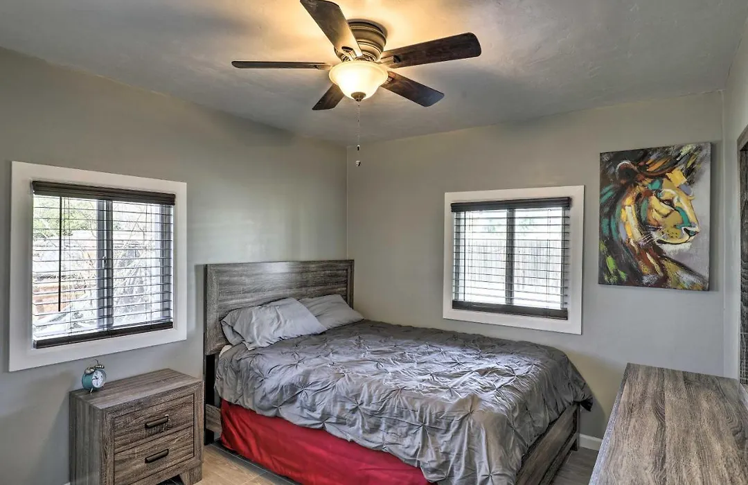 Bright Tucson Home With Patio - 2 Mi To U Of A!-1