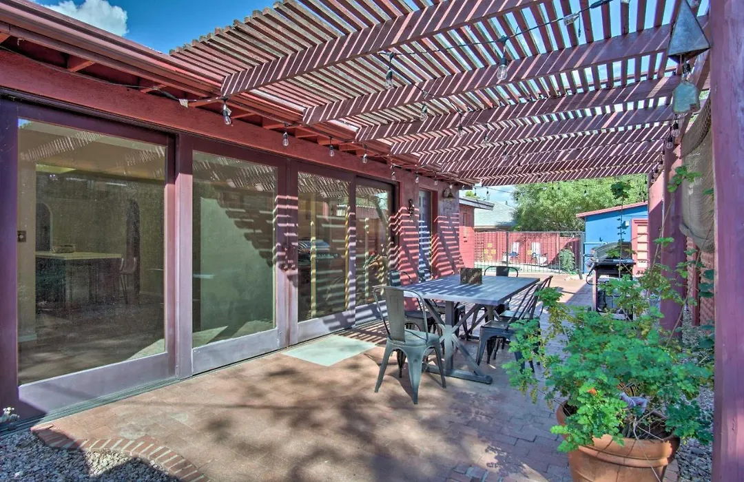 Stylish Tucson Home Backyard Oasis With Grill!-1
