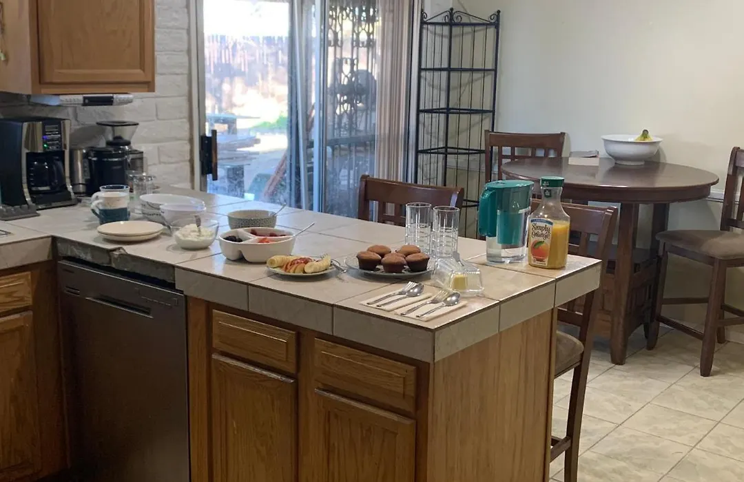 Casa De Basswood-1