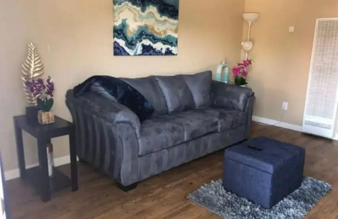 Awesome And Cool Unit Located In Central Tucson-1