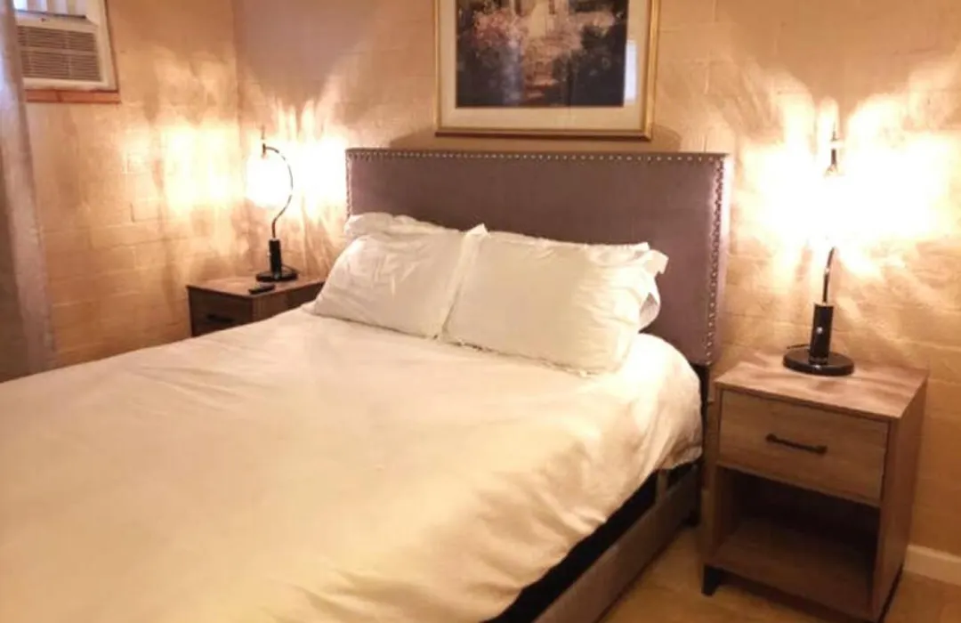 Hearty Homestay Located Here In Midtown Tucson-1