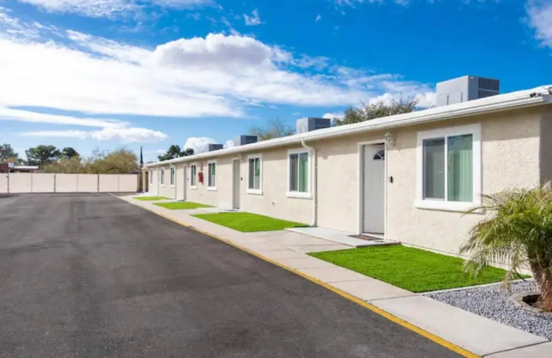 2Nd St 1 Awesome 2-Bedroom Unit In Hummingbird Alcove-1