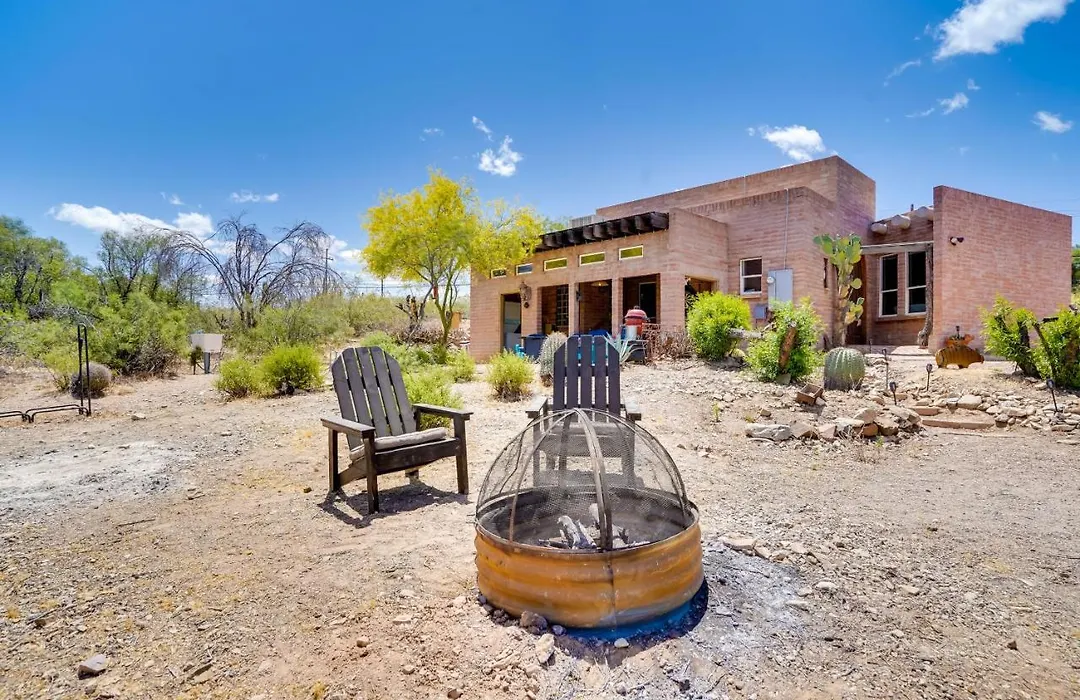 Unique Desert Home About 6 Mi To Downtown Tucson!-1