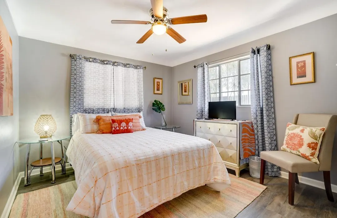 Single-Story Retreat ~ 1 Mi To Downtown Tucson!-1