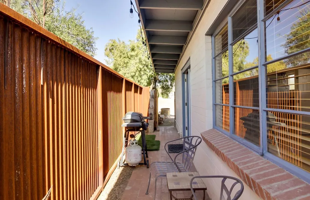 Adorable Tucson Studio W/ Gas Grill & Wifi!-1