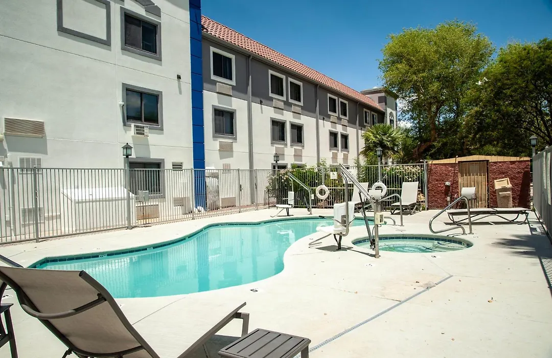 Holiday Inn Express Tucson-Airport By Ihg-1