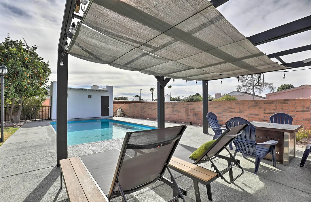 Vibrant Tucson Home Pool, Hot Tub And Fire Pit-1