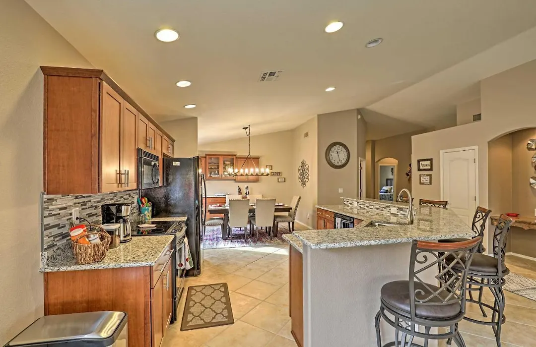 Desert Dwelling Near Trails And Tucson Art Scene!-1