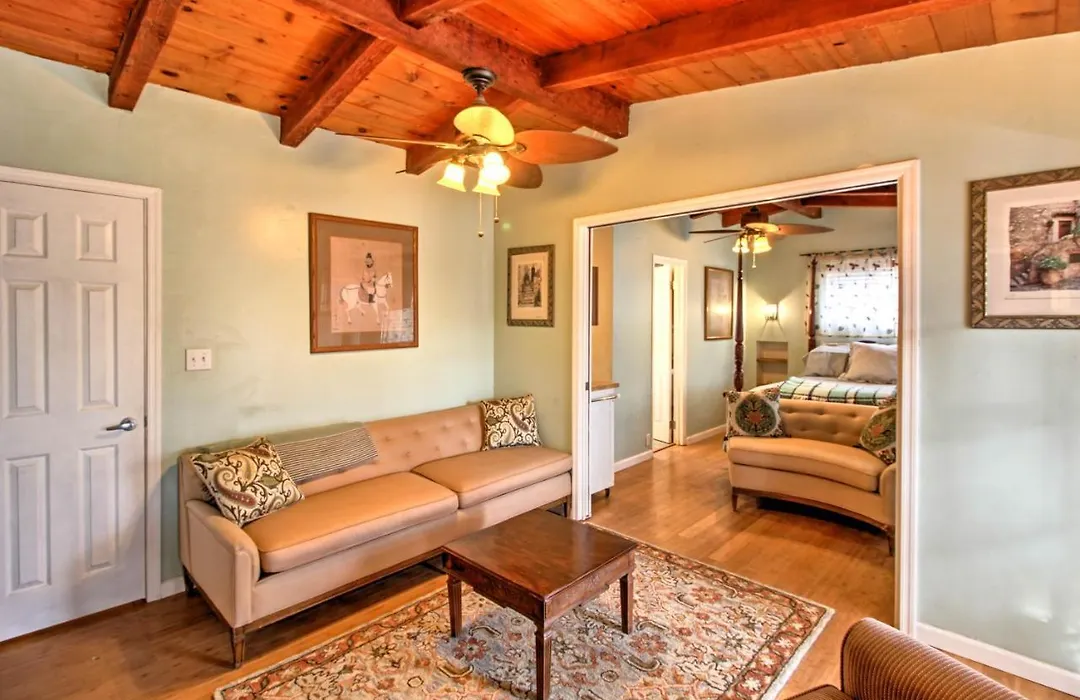 Balcony Studio Suite On Tucson Equestrian Estate!-1
