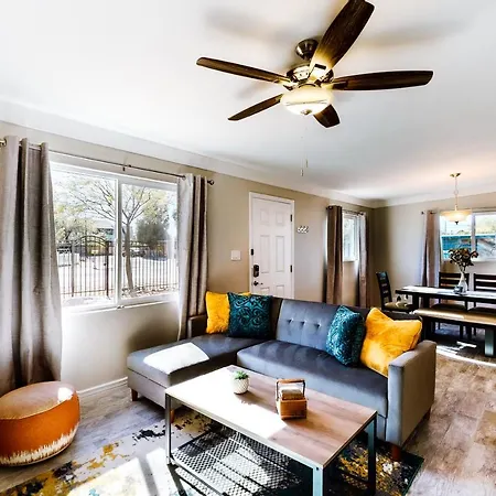 Cozy Tucson Retreat-2