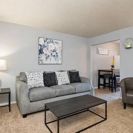 Sunset Foothills 2Br/1Ba Condo; Mins To Uofa,Hiking,&Food-2