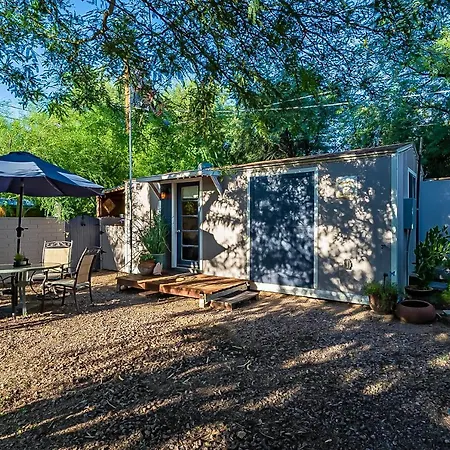 Cute Peaceful Tiny House Getaway W Backyard-2