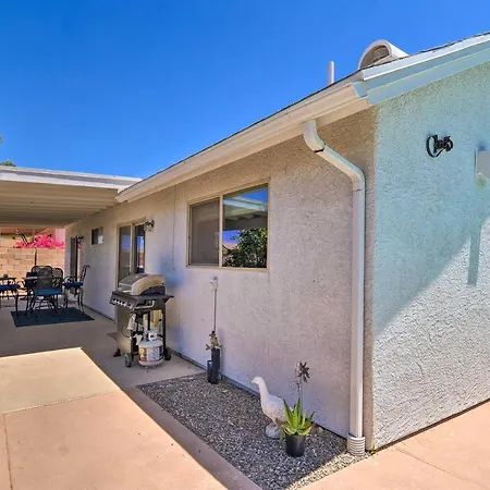 Sun-Lit Tucson Digs With Private Pool And Patio!-3