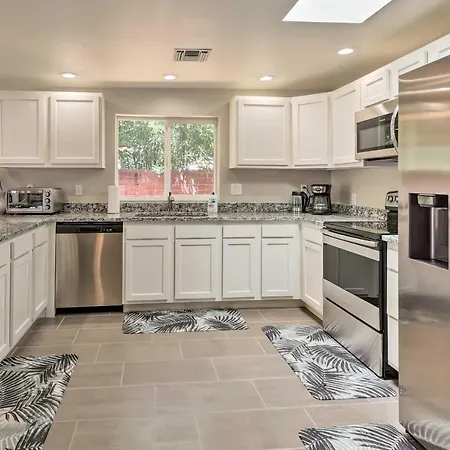 Remodeled Tucson Retreat With Spacious Backyard-2