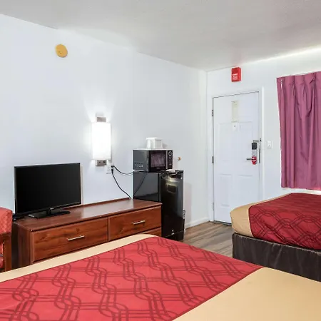 Econo Lodge University-2