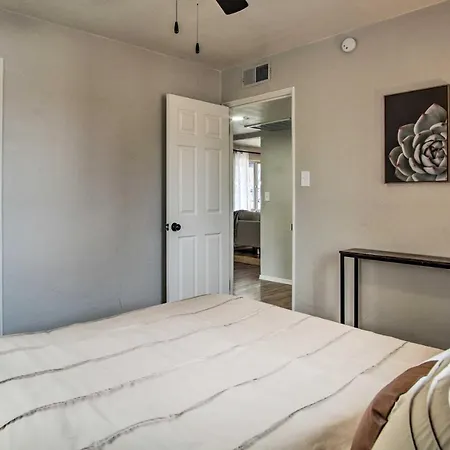 Lovely Tucson Home ~ Walk To Reid Park Zoo!-3