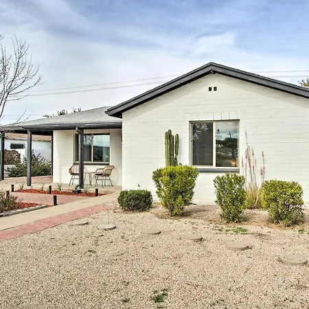 Lovely Tucson Home ~ Walk To Reid Park Zoo!-2