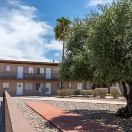 Awesome And Cool Unit Located In Central Tucson-2