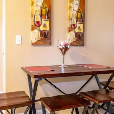 2Nd St 1 Awesome 2-Bedroom Unit In Hummingbird Alcove-2