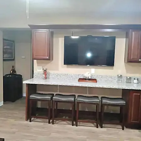 Charming And Lovely Home Found In Central Tucson-3