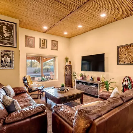 Peaceful Desert Retreat - Stunning Views - Pool Spa, Backyard, Music - Tucson !-2