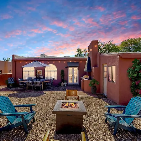 Cactus Cavern - Charming Basement Studio Guesthouse 2 Blocks From Uofa-2