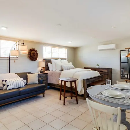 Adorable Tucson Studio W/ Gas Grill & Wifi!-3