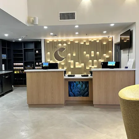 Comfort Suites At Tucson Mall-3