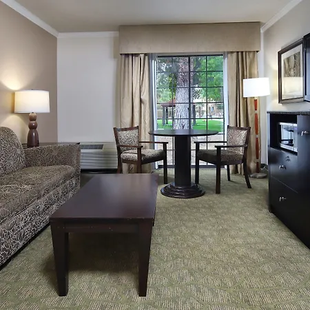 Wyndham Tucson Airport Hotel & Conference Center-2