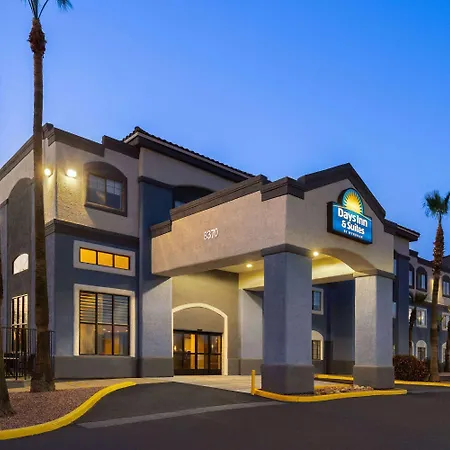 Days Inn & Suites By Wyndham Tucson/Marana-2