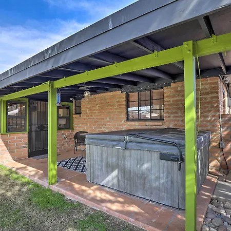 Vibrant Tucson Home Pool, Hot Tub And Fire Pit-2