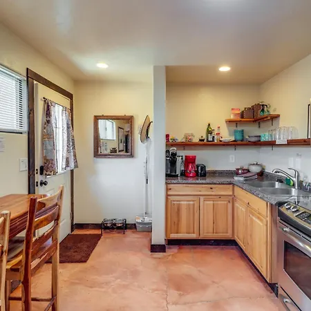 Pet-Friendly Tucson Casita: Shared Swim Spa!-3