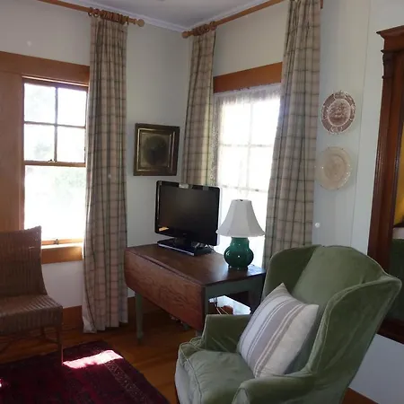 Catalina Park Inn Bed And Breakfast-2